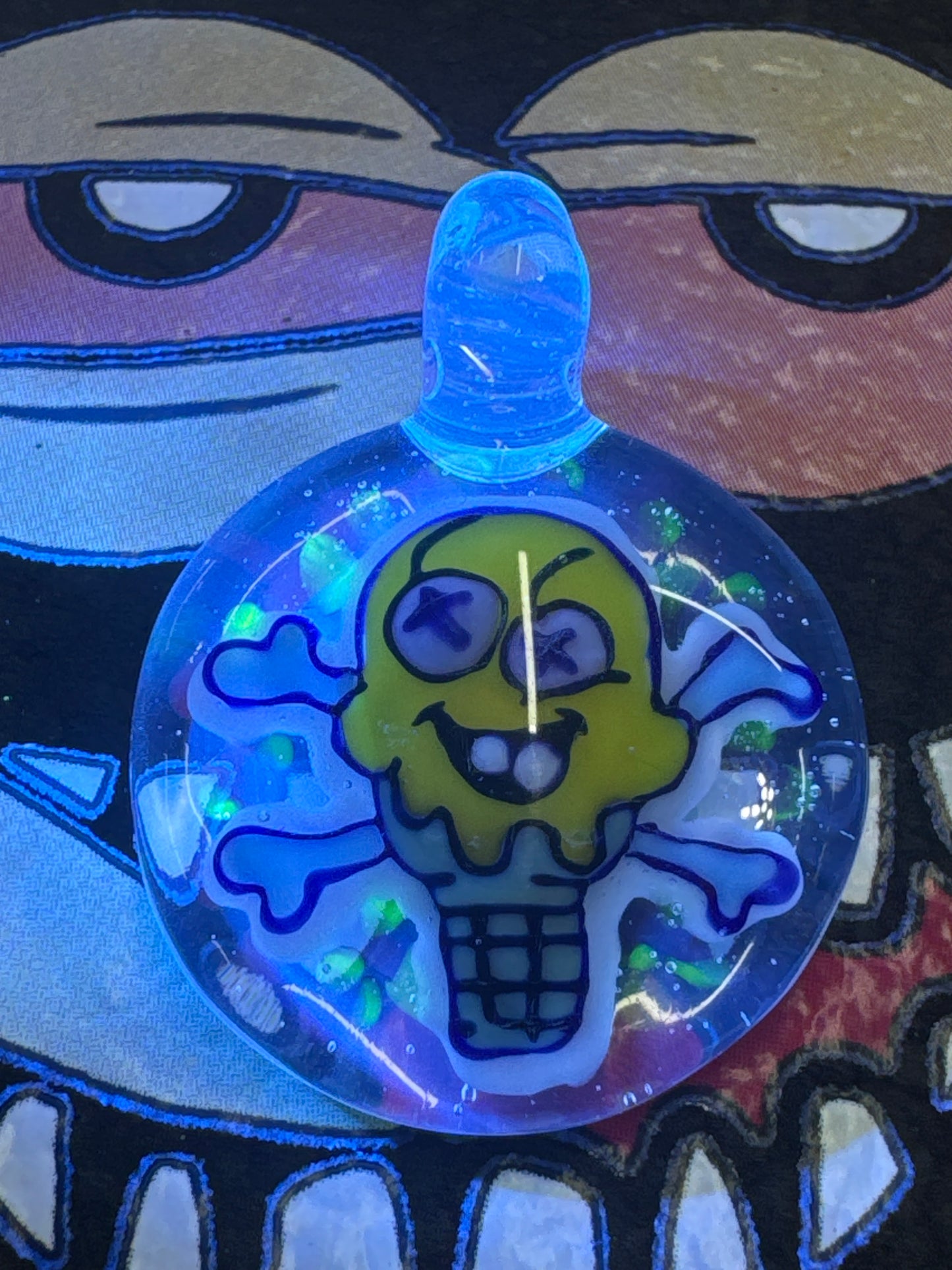 Avi glass Pendant