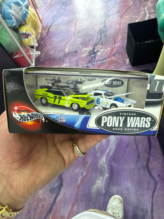 Hot Wheels 100% Pony Wars 70 Dodge Charger & 70 Pontiac Firebird 1:64