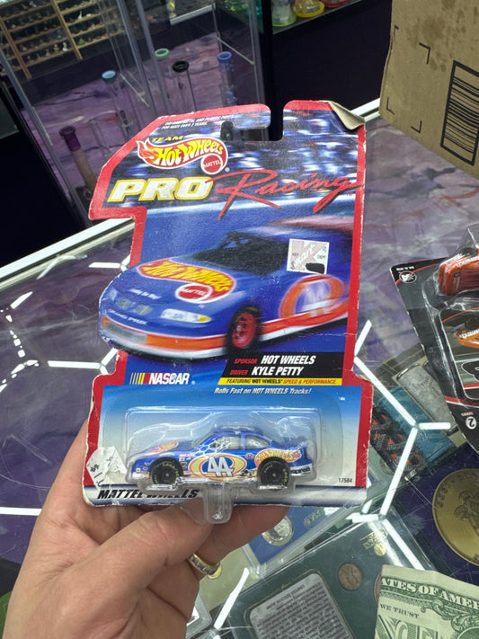 Team Hot Wheels Pro Racing 1997 #44 Kyle Petty 1:64 Die Cast Mattel Pontiac