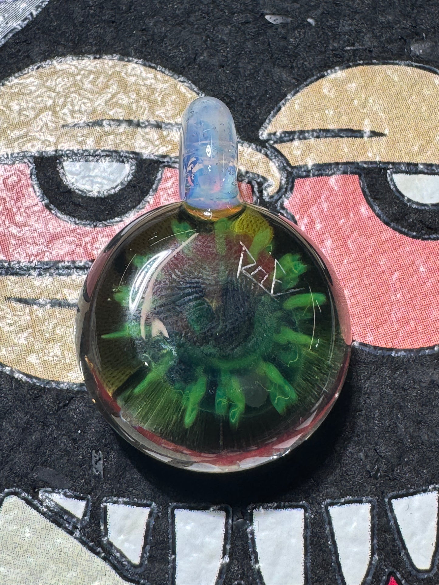 Roe Glass pendant