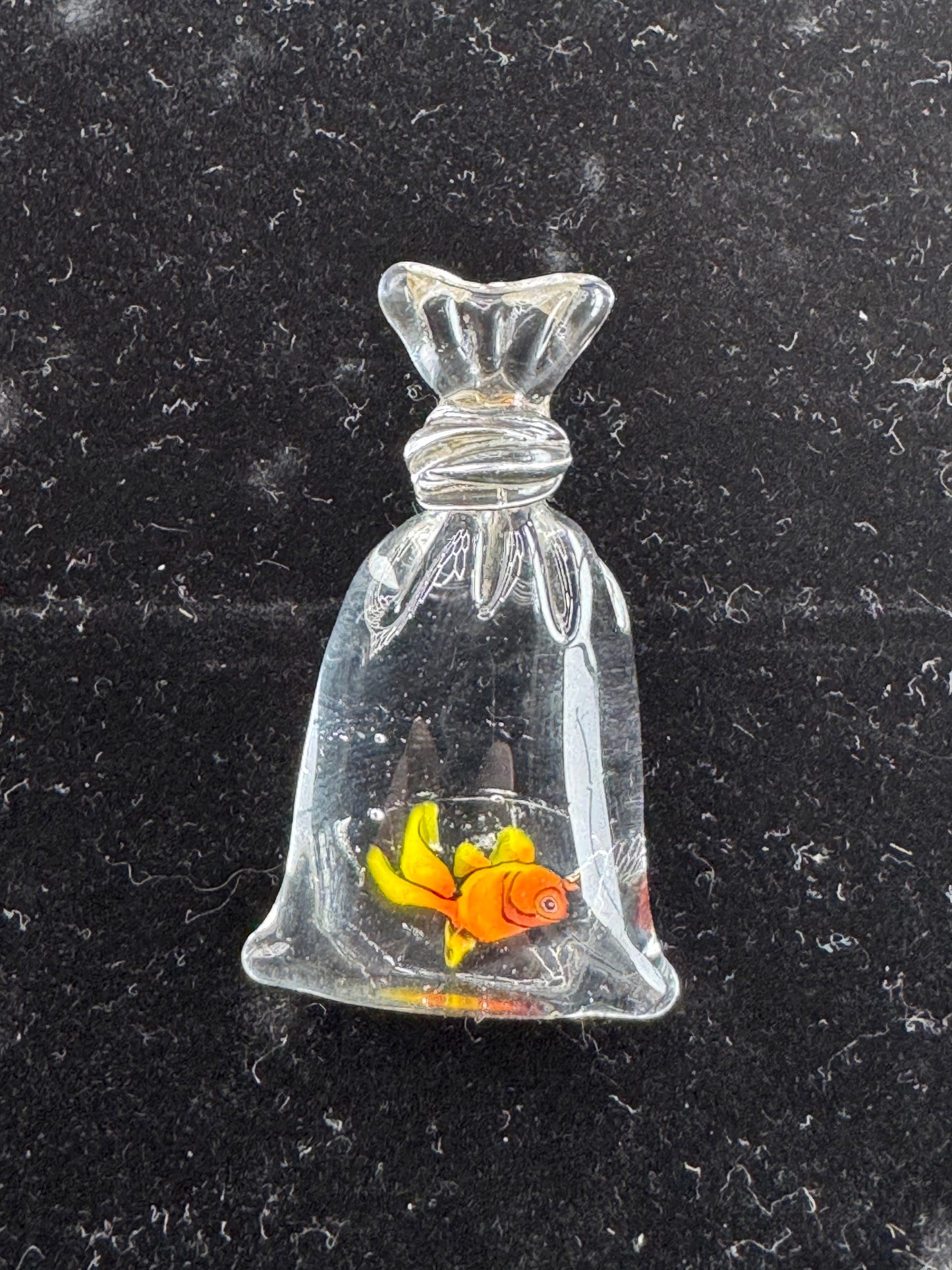 Kenroo Glass Pendant